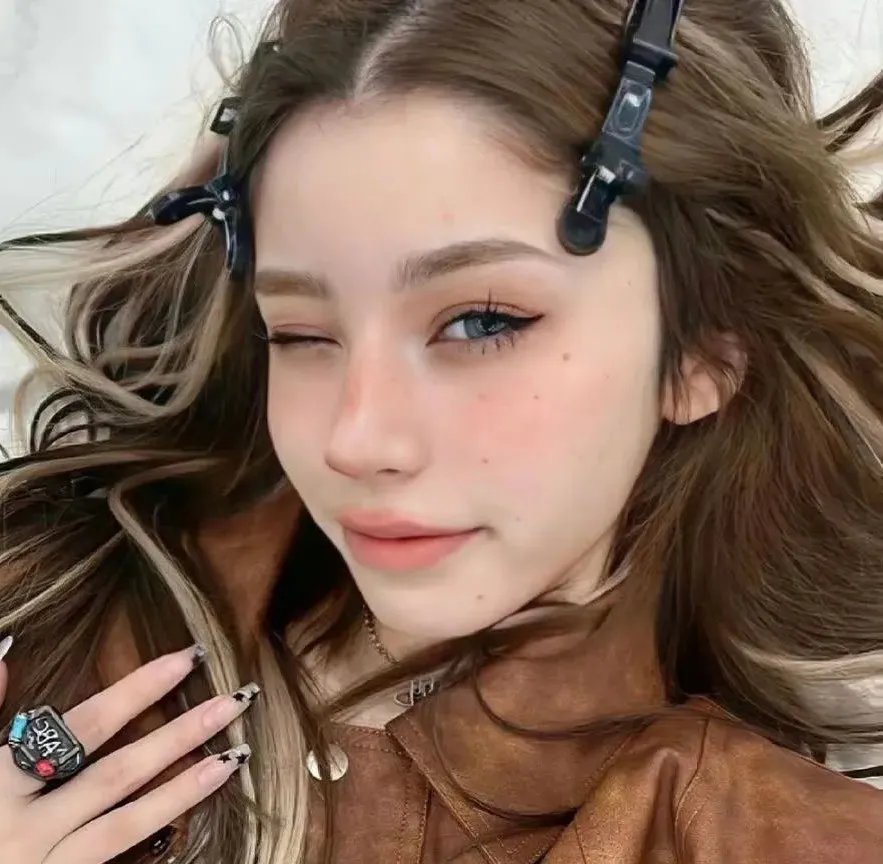 我叫夏闪闪＆女主的名字叫夏闪闪